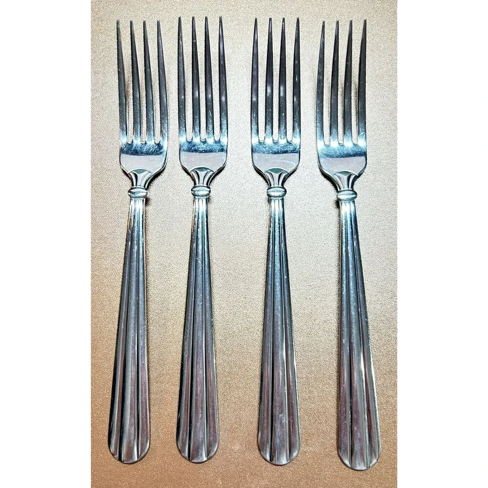 Oneida Unity Stainless Set of 4 Dinner Forks 7 3/4